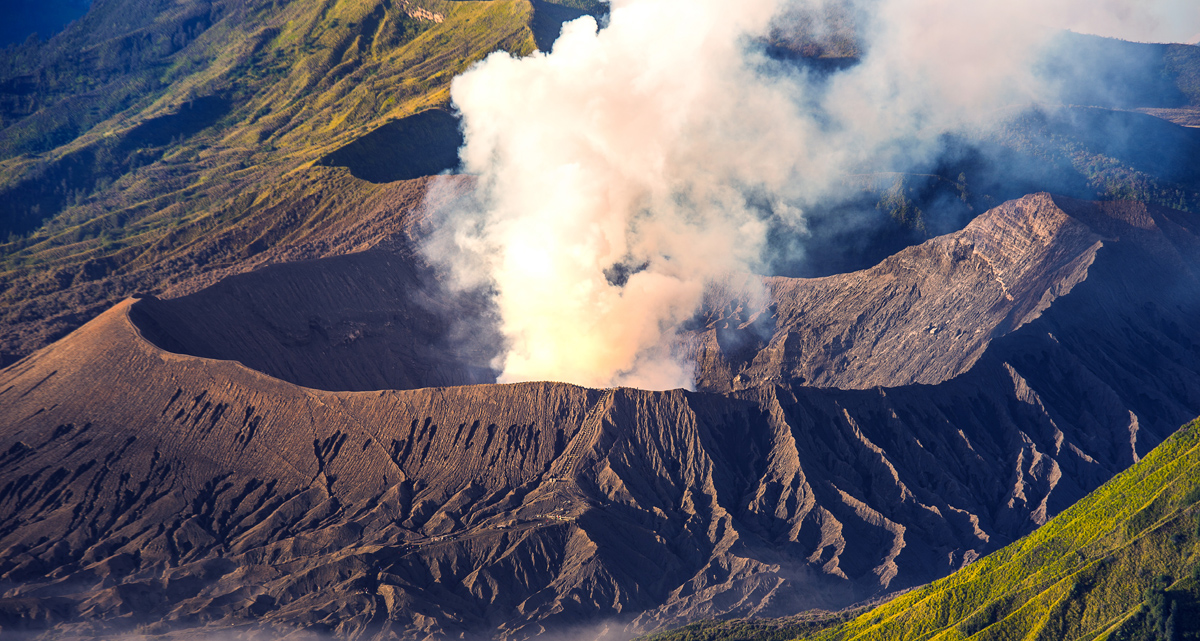 Indonesian Volcanos: A Journey to the Land of Erupting Giants and Dormant Beauties - Uncategorized () - July 2026 - Indoneo