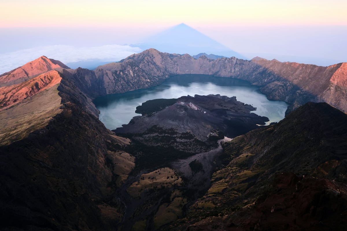 Indonesian Volcanos: A Journey to the Land of Erupting Giants and Dormant Beauties - Uncategorized () - June 2026 - Indoneo