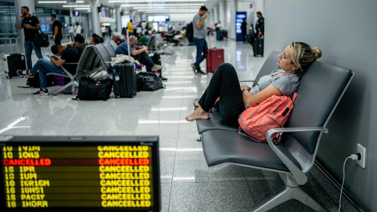 Gulf airspace shuts down — 27,000+ flights grounded, travelers stranded