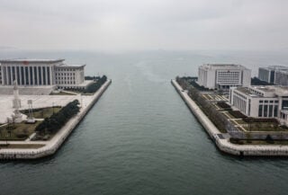 Government buildings in Beijing and Taipei, institutional architecture across Taiwan Strait